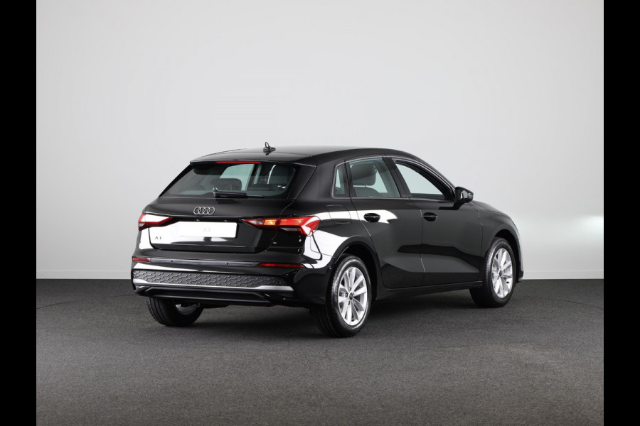 Audi A3 Sportback 30 TFSI Pro Line automaat, Apple CarPlay, Comfortairco, Parkeerassistent met parkerensensoren voor & achter, cruisecontrol