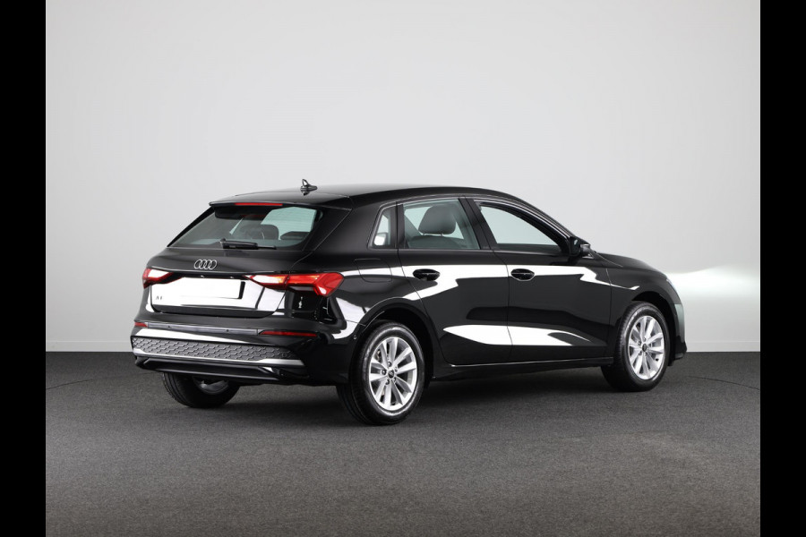 Audi A3 Sportback 30 TFSI Pro Line automaat, Apple CarPlay, Comfortairco, Parkeerassistent met parkerensensoren voor & achter, cruisecontrol