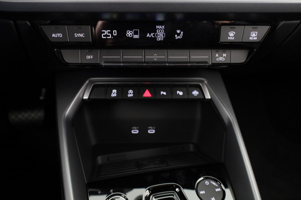 Audi A3 Sportback 30 TFSI Pro Line automaat, Apple CarPlay, Comfortairco, Parkeerassistent met parkerensensoren voor & achter, cruisecontrol
