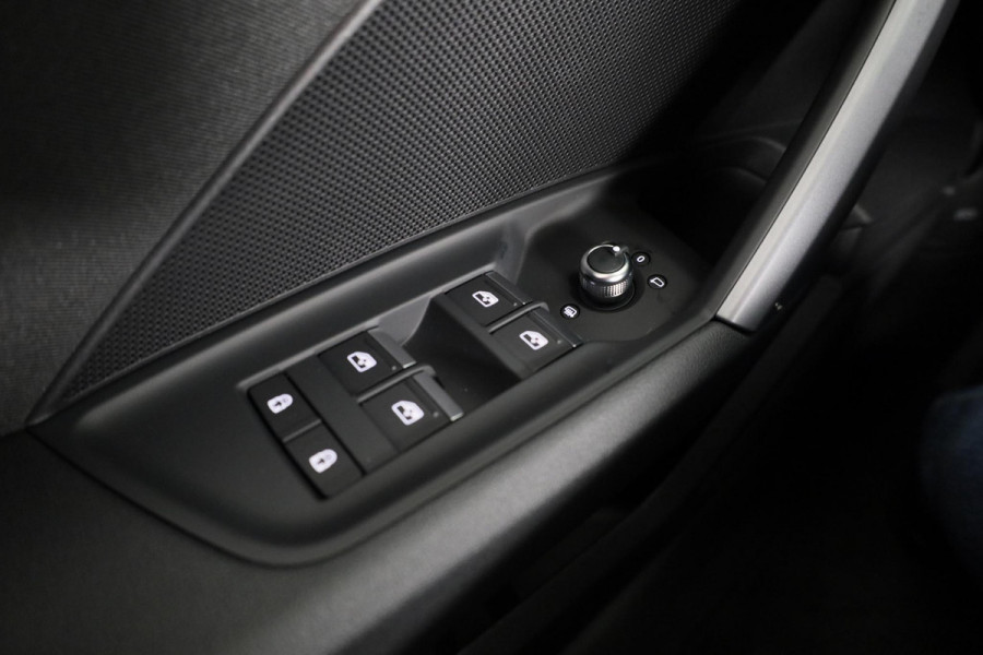 Audi A3 Sportback 30 TFSI Pro Line automaat, Apple CarPlay, Comfortairco, Parkeerassistent met parkerensensoren voor & achter, cruisecontrol