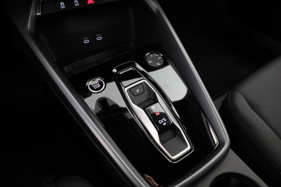 Audi A3 Sportback 30 TFSI Pro Line automaat, Apple CarPlay, Comfortairco, Parkeerassistent met parkerensensoren voor & achter, cruisecontrol