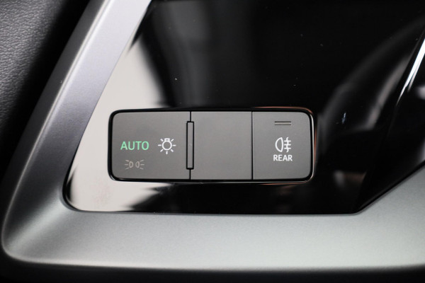 Audi A3 Sportback 30 TFSI Pro Line automaat, Apple CarPlay, Comfortairco, Parkeerassistent met parkerensensoren voor & achter, cruisecontrol