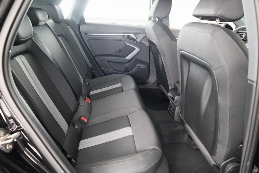 Audi A3 Sportback 30 TFSI Pro Line automaat, Apple CarPlay, Comfortairco, Parkeerassistent met parkerensensoren voor & achter, cruisecontrol