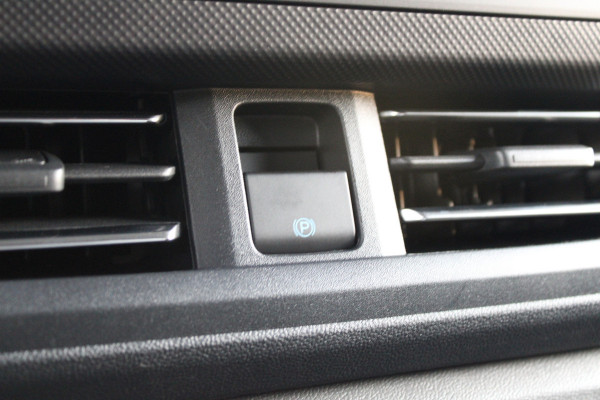 Ford Transit Custom 320 2.5 PHEV L2H1 Limited 232pk 8 Zits - 2x Schuif - Adaptive Cruise - Klimaat achterin - Keyless - Stoel/Stuurverwarming - Excl