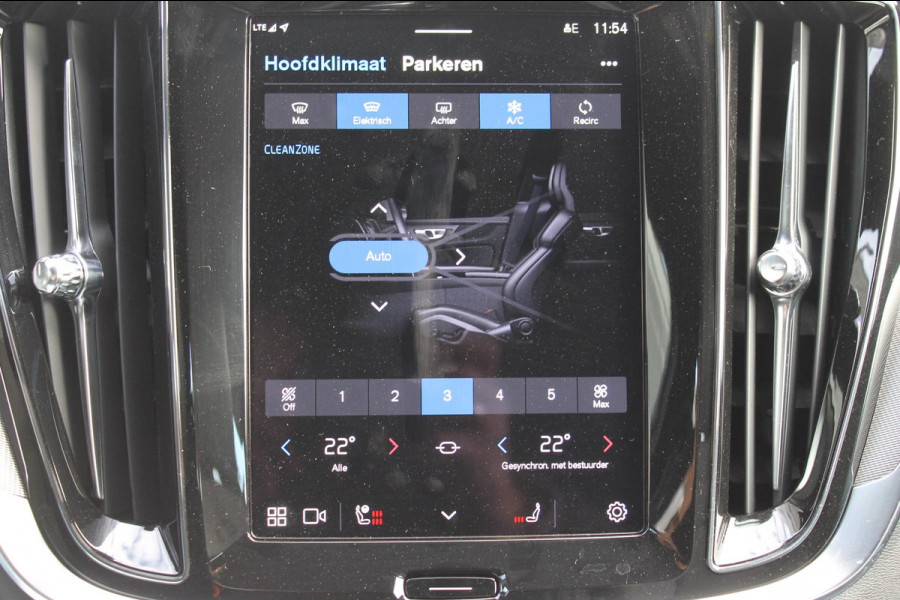 Volvo V60 T6 350PK Autm. Plug-in hybrid AWD Plus Dark Long Range / Google infotainment / Semi elekrisch wegklapbare trekhaak / Verwarmbare voorruit / Elektrisch bedienbare voorstoelen met geheugen / Verwarmbare voorstoelen