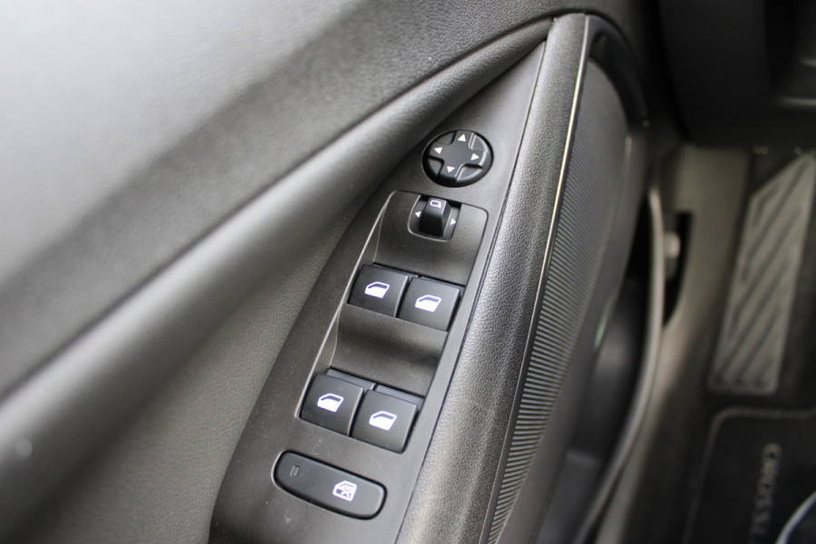 Opel Crossland X 1.2 Turbo Innovation | Navigatie | Cruise control | Start/stop | Keyless entry | Trekhaak |