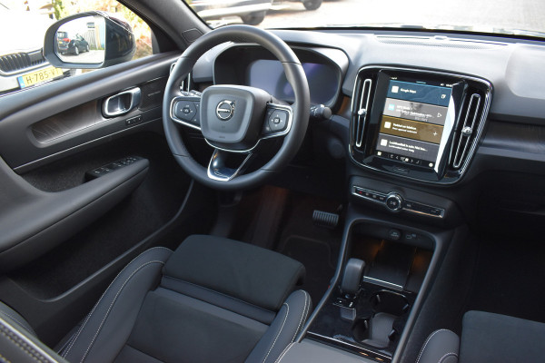 Volvo C40 Recharge Twin 408PK Ultimate 78 kWh | Demo Deal | Black Sheep pakket | 20" LMV | 360 Camera | ACC | Stuurverwarming | Panodak