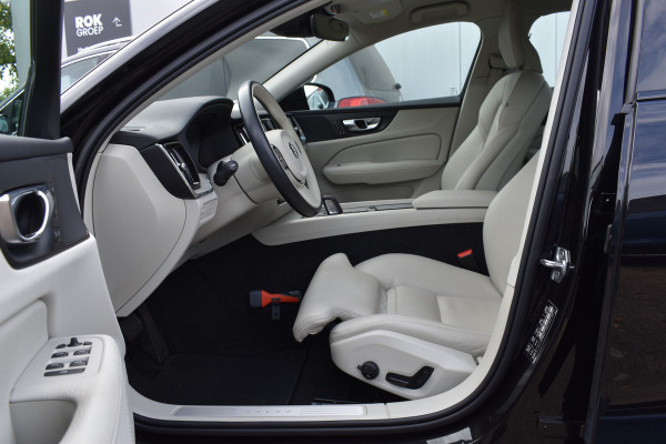Volvo V60 Cross Country B5 AWD 265PK Automaat Pro | Trekhaak | BLIS | ACC | Camera | 20"LMV | Stuurverwarming