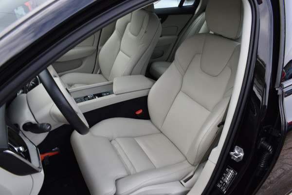 Volvo V60 Cross Country B5 AWD 265PK Automaat Pro | Trekhaak | BLIS | ACC | Camera | 20"LMV | Stuurverwarming
