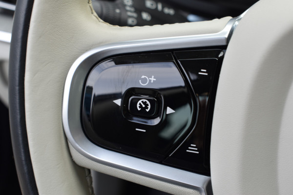 Volvo V60 Cross Country B5 AWD 265PK Automaat Pro | Trekhaak | BLIS | ACC | Camera | 20"LMV | Stuurverwarming