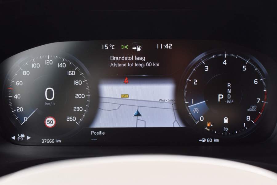 Volvo V60 Cross Country B5 AWD 265PK Automaat Pro | Trekhaak | BLIS | ACC | Camera | 20"LMV | Stuurverwarming