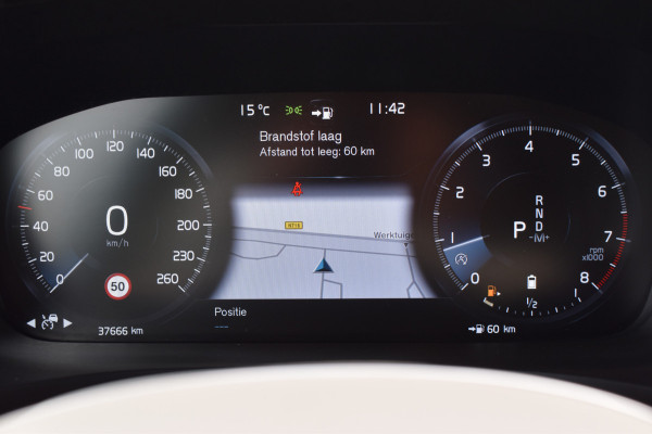 Volvo V60 Cross Country B5 AWD 265PK Automaat Pro | Trekhaak | BLIS | ACC | Camera | 20"LMV | Stuurverwarming