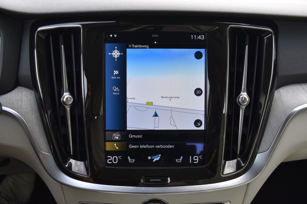 Volvo V60 Cross Country B5 AWD 265PK Automaat Pro | Trekhaak | BLIS | ACC | Camera | 20"LMV | Stuurverwarming