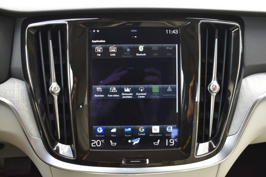 Volvo V60 Cross Country B5 AWD 265PK Automaat Pro | Trekhaak | BLIS | ACC | Camera | 20"LMV | Stuurverwarming