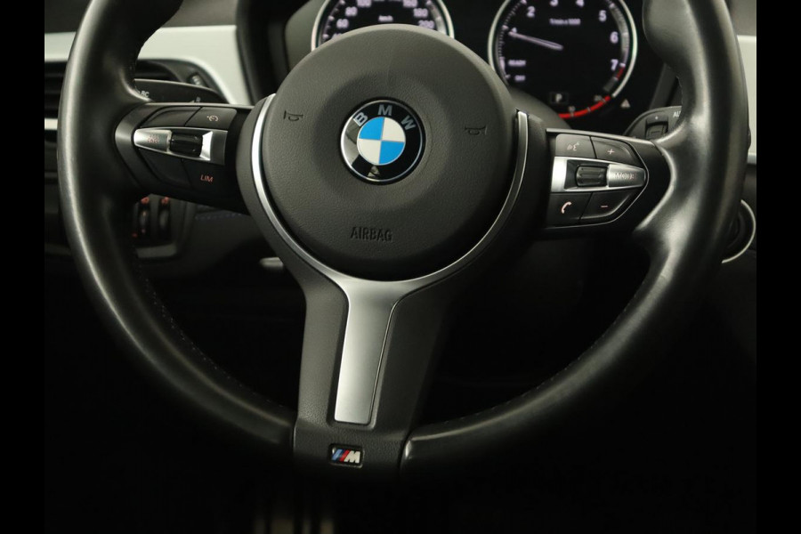 BMW X1 sDrive18i M Sport | Panoramadak | Leder | Stoelverwarming | Keyless | Camera | Trekhaak | Sfeerverlichting | Navigatie | Full LED | Park Assist | Sportstoelen