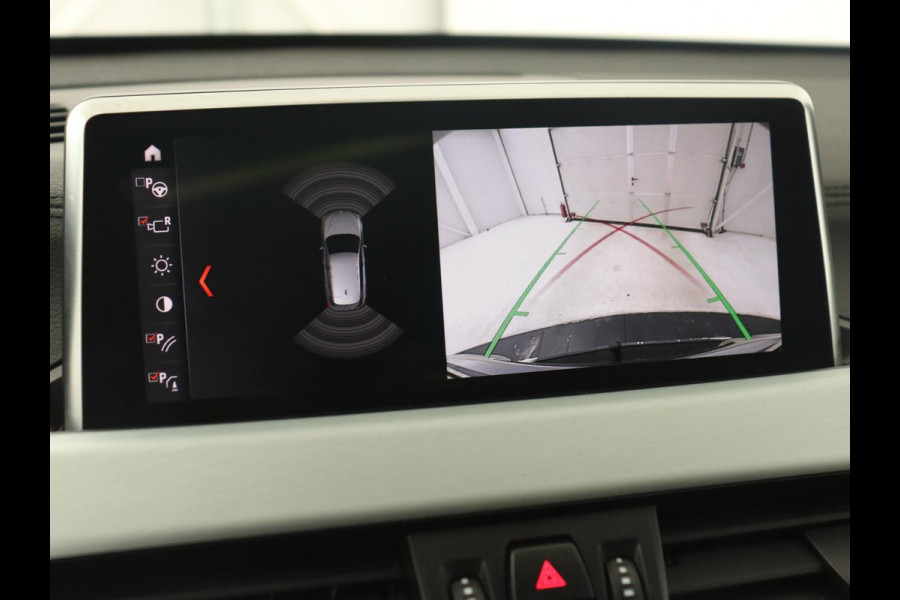 BMW X1 sDrive18i M Sport | Panoramadak | Leder | Stoelverwarming | Keyless | Camera | Trekhaak | Sfeerverlichting | Navigatie | Full LED | Park Assist | Sportstoelen