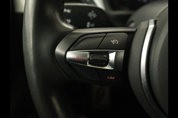 BMW X1 sDrive18i M Sport | Panoramadak | Leder | Stoelverwarming | Keyless | Camera | Trekhaak | Sfeerverlichting | Navigatie | Full LED | Park Assist | Sportstoelen