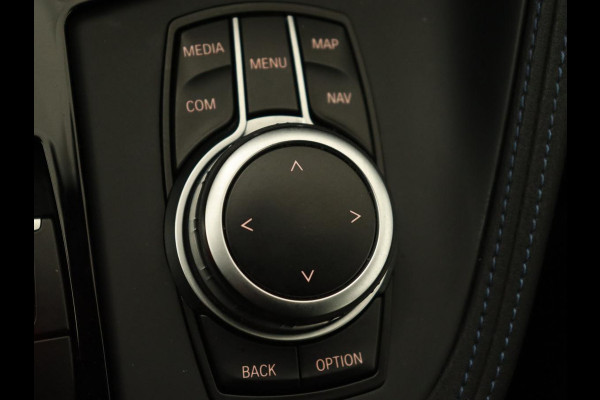 BMW X1 sDrive18i M Sport | Panoramadak | Leder | Stoelverwarming | Keyless | Camera | Trekhaak | Sfeerverlichting | Navigatie | Full LED | Park Assist | Sportstoelen