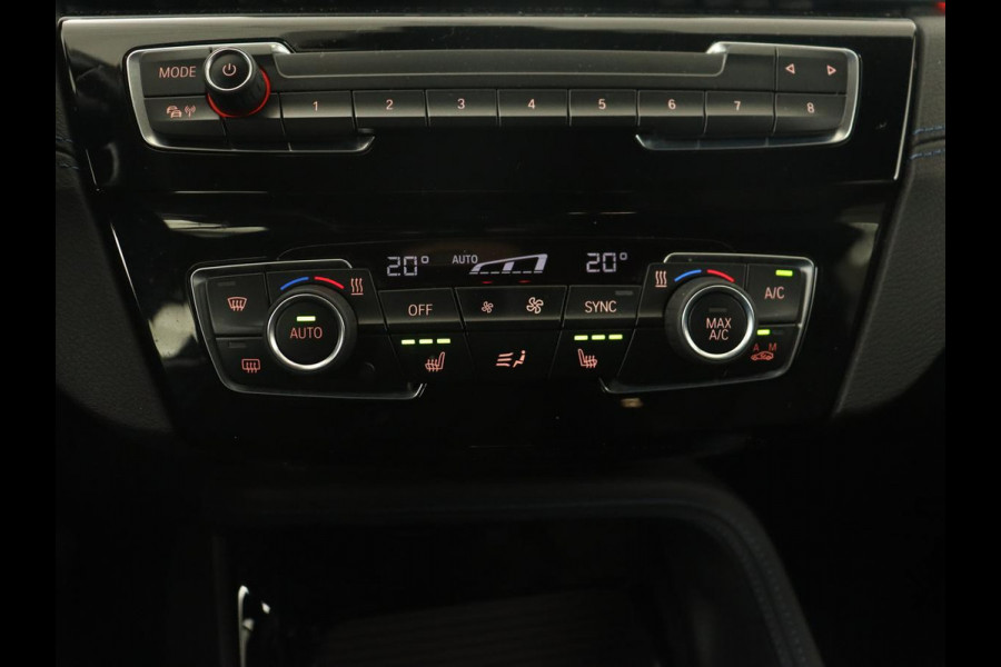 BMW X1 sDrive18i M Sport | Panoramadak | Leder | Stoelverwarming | Keyless | Camera | Trekhaak | Sfeerverlichting | Navigatie | Full LED | Park Assist | Sportstoelen