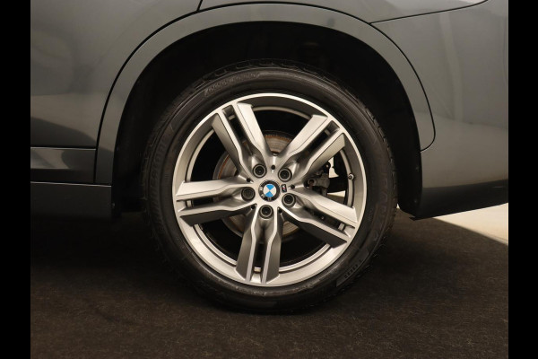 BMW X1 sDrive18i M Sport | Panoramadak | Leder | Stoelverwarming | Keyless | Camera | Trekhaak | Sfeerverlichting | Navigatie | Full LED | Park Assist | Sportstoelen