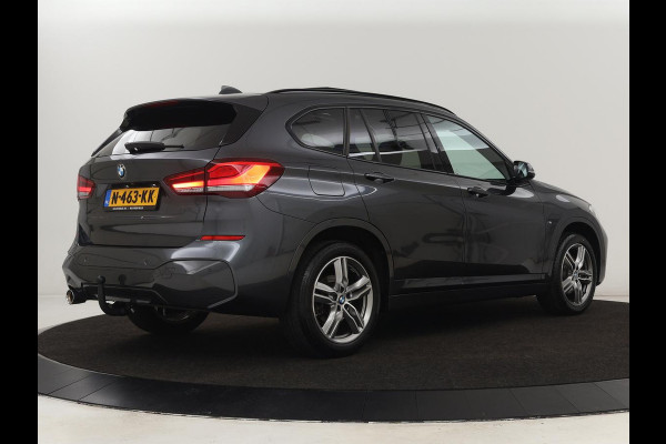 BMW X1 sDrive18i M Sport | Panoramadak | Leder | Stoelverwarming | Keyless | Camera | Trekhaak | Sfeerverlichting | Navigatie | Full LED | Park Assist | Sportstoelen