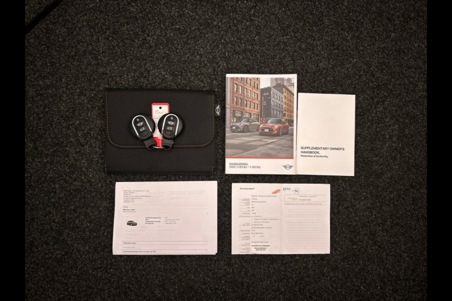 MINI Mini 1.5 One First * Origineel Nederlands * Navigatie Cruise Control