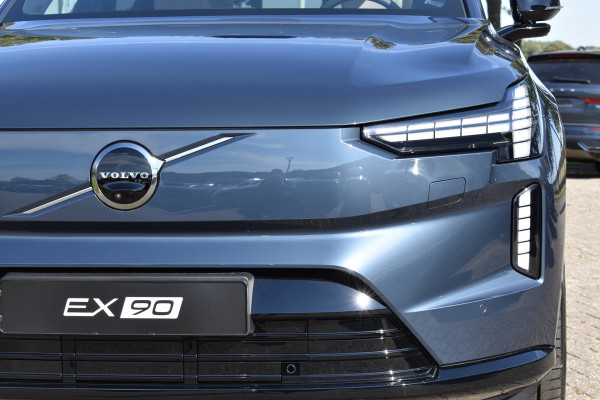 Volvo EX90 Twin Motor 408PK Ultra 7P 111kWh | Uit voorraad leverbaar | Luchtvering | 7 zitplaatsen | Pilot assist-pakket |