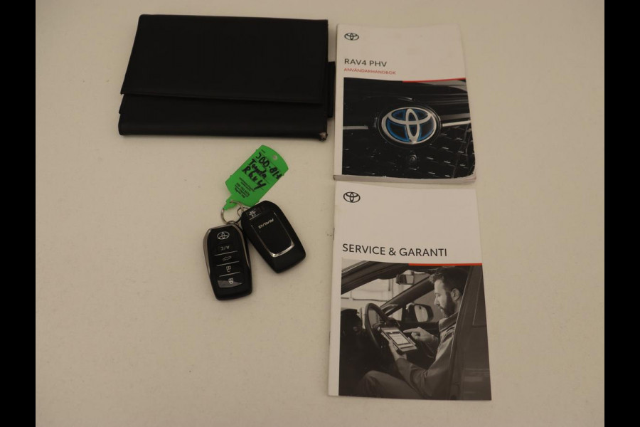 Toyota RAV4 2.5 Plug-in Hybrid AWD Dynamic | Trekhaak | Stoelverwarming | Adaptive cruise | Carplay | Achterbankverwarming | Full LED | Keyless