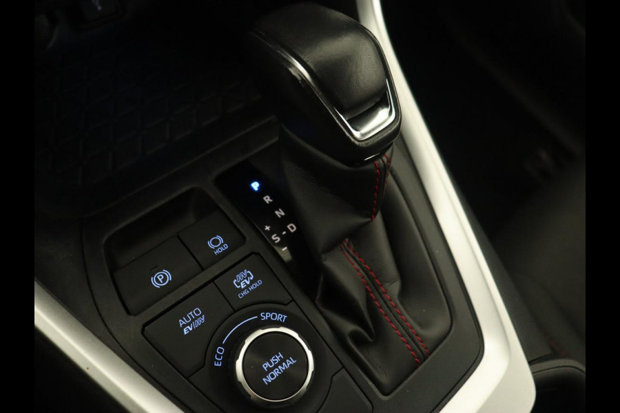 Toyota RAV4 2.5 Plug-in Hybrid AWD Dynamic | Trekhaak | Stoelverwarming | Adaptive cruise | Carplay | Achterbankverwarming | Full LED | Keyless