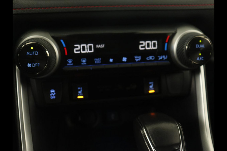 Toyota RAV4 2.5 Plug-in Hybrid AWD Dynamic | Trekhaak | Stoelverwarming | Adaptive cruise | Carplay | Achterbankverwarming | Full LED | Keyless