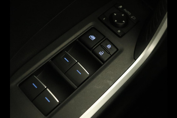 Toyota RAV4 2.5 Plug-in Hybrid AWD Dynamic | Trekhaak | Stoelverwarming | Adaptive cruise | Carplay | Achterbankverwarming | Full LED | Keyless