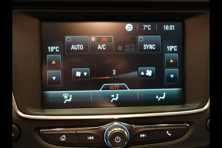 Opel Crossland 1.2 Turbo 130pk Automaat Elegance | Navigatie | Apple Carplay/Android Auto | Camera | Parkeersensoren | Cruise Control | Stoel- en Stuurverwarming | Keyless Entry | Climate Control | Getinte ramen