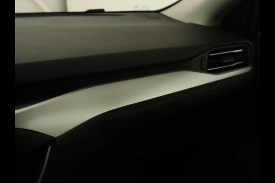 Ford Focus 1.0 EcoBoost Trend Edition | Camera | Carplay | Full LED | Navigatie | Parkeerhulp | Cruise control | Airco | Bluetooth