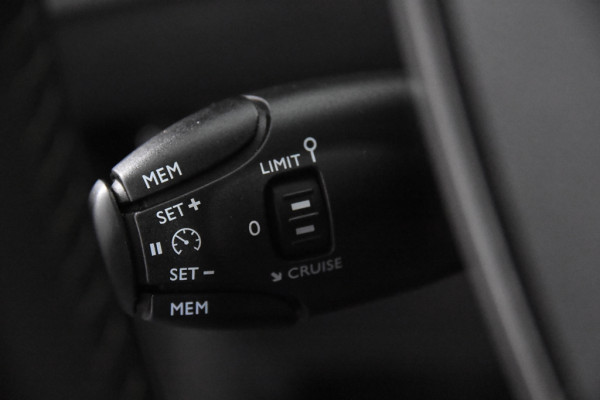 Peugeot 208 Active *1ste Eigenaar*DAB*Cruise Control* Peugeot 208 Active *1ste Eigenaar*DAB*Cruise Control*