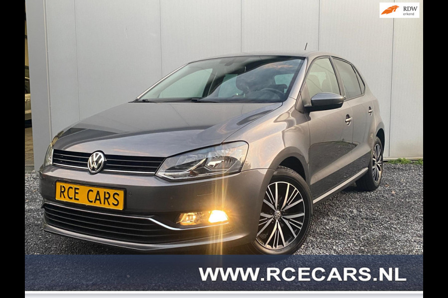 Volkswagen Polo 1.0 Comfortline Allstar Navigatie Parkpilot Cruisecontr Clima Stoelverw KM : 57.000 !!! Volkswagen Polo 1.0 Comfortline Allstar Navigatie Parkpilot Cruisecontr Clima Stoelverw KM : 57.000 !!!