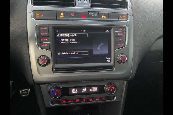 Volkswagen Polo 1.0 Comfortline Allstar Navigatie Parkpilot Cruisecontr Clima Stoelverw KM : 57.000 !!! Volkswagen Polo 1.0 Comfortline Allstar Navigatie Parkpilot Cruisecontr Clima Stoelverw KM : 57.000 !!!