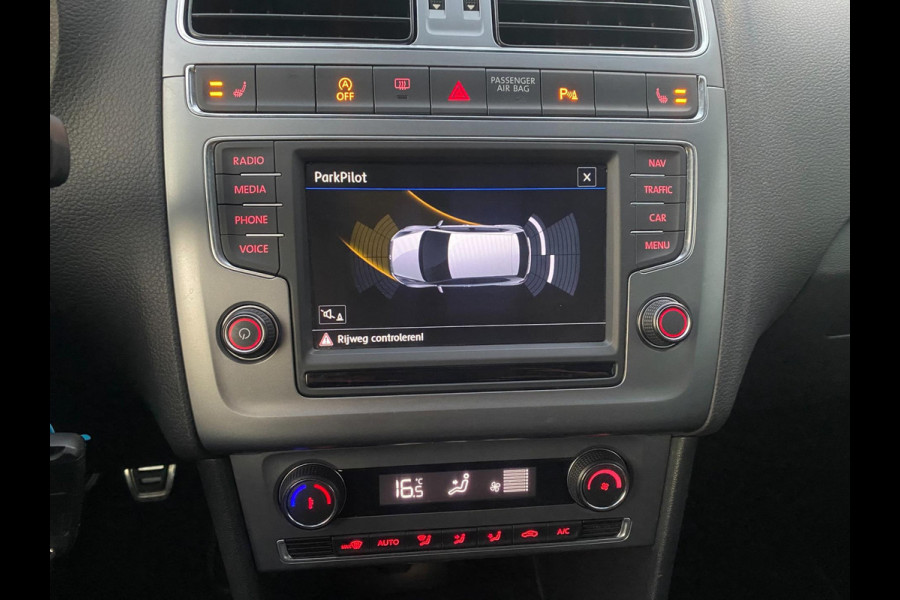 Volkswagen Polo 1.0 Comfortline Allstar Navigatie Parkpilot Cruisecontr Clima Stoelverw KM : 57.000 !!! Volkswagen Polo 1.0 Comfortline Allstar Navigatie Parkpilot Cruisecontr Clima Stoelverw KM : 57.000 !!!