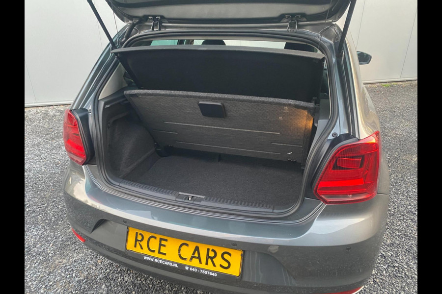 Volkswagen Polo 1.0 Comfortline Allstar Navigatie Parkpilot Cruisecontr Clima Stoelverw KM : 57.000 !!! Volkswagen Polo 1.0 Comfortline Allstar Navigatie Parkpilot Cruisecontr Clima Stoelverw KM : 57.000 !!!