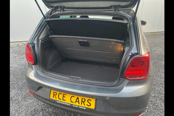 Volkswagen Polo 1.0 Comfortline Allstar Navigatie Parkpilot Cruisecontr Clima Stoelverw KM : 57.000 !!! Volkswagen Polo 1.0 Comfortline Allstar Navigatie Parkpilot Cruisecontr Clima Stoelverw KM : 57.000 !!!