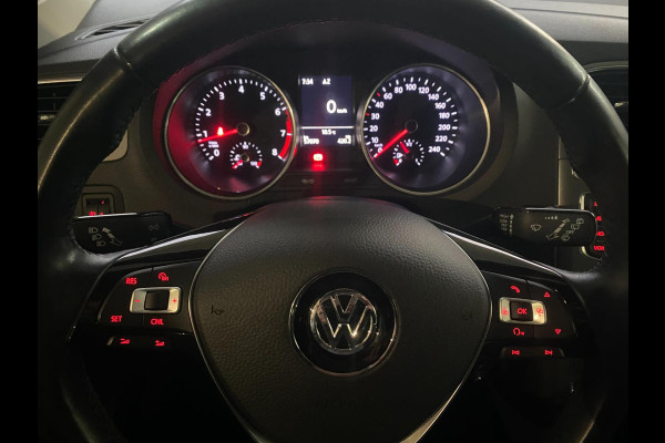 Volkswagen Polo 1.0 Comfortline Allstar Navigatie Parkpilot Cruisecontr Clima Stoelverw KM : 57.000 !!! Volkswagen Polo 1.0 Comfortline Allstar Navigatie Parkpilot Cruisecontr Clima Stoelverw KM : 57.000 !!!