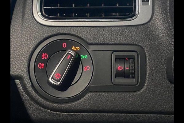 Volkswagen Polo 1.0 Comfortline Allstar Navigatie Parkpilot Cruisecontr Clima Stoelverw KM : 57.000 !!! Volkswagen Polo 1.0 Comfortline Allstar Navigatie Parkpilot Cruisecontr Clima Stoelverw KM : 57.000 !!!