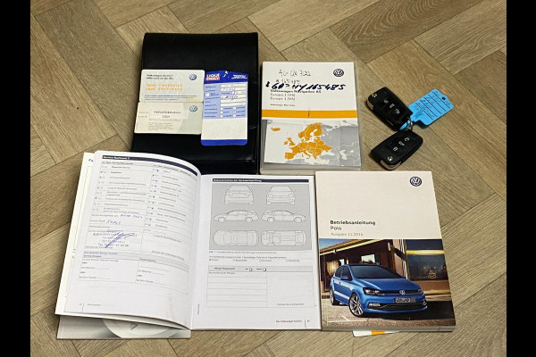 Volkswagen Polo 1.0 Comfortline Allstar Navigatie Parkpilot Cruisecontr Clima Stoelverw KM : 57.000 !!! Volkswagen Polo 1.0 Comfortline Allstar Navigatie Parkpilot Cruisecontr Clima Stoelverw KM : 57.000 !!!