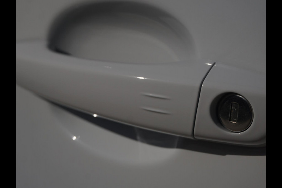 Opel Vivaro Electric 75 kWh Dubbele Cabine | 2x schuifdeur | 8 jaar garantie | Dynamic Surround View Pakket | Exterieur pakket | Comfort Pakket | Winterpakket | Apple Carplay | rondom zicht camera's | LM velgen | Dodehoek detectie | parkeersensoren voor & achter | betimmering | rijklaarprijs