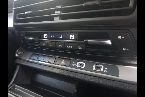 Opel Vivaro Electric 75 kWh Dubbele Cabine | 2x schuifdeur | 8 jaar garantie | Dynamic Surround View Pakket | Exterieur pakket | Comfort Pakket | Winterpakket | Apple Carplay | rondom zicht camera's | LM velgen | Dodehoek detectie | parkeersensoren voor & achter | betimmering | rijklaarprijs