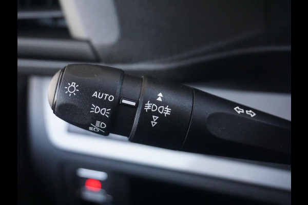 Opel Vivaro Electric 75 kWh Dubbele Cabine | 2x schuifdeur | 0% rente | 8 jaar garantie | Dynamic Surround View Pakket| Comfort Pakket | Exterieur Pakket | Winterpakket | Apple Carplay | rondom zicht camera's | LM velgen | Dodehoek detectie | parkeersensoren voor & achter | betimmering | rijklaarprijs
