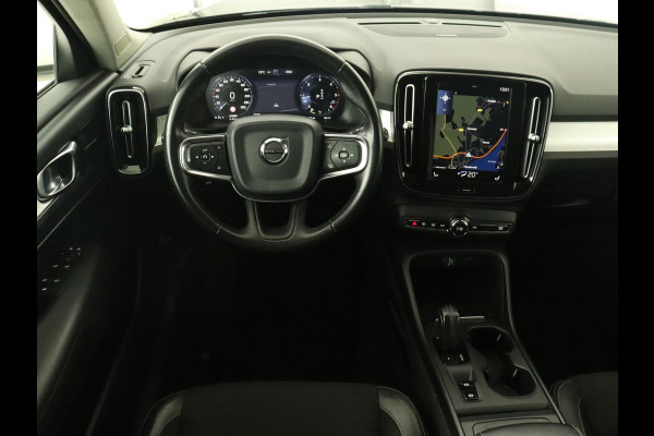 Volvo XC40 2.0 D3 Momentum | Trekhaak | Stoelverwarming | Harman/Kardon | Camera | Navigatie | Full LED | Getint glas | Parkeerhulp
