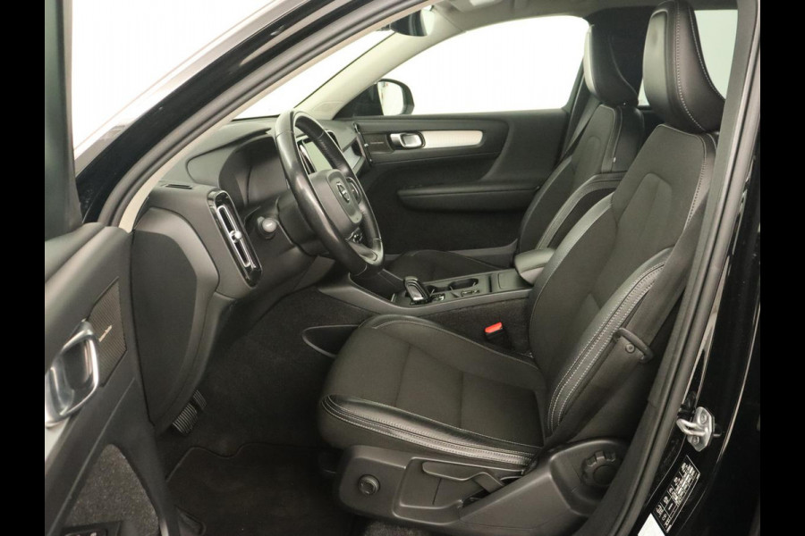Volvo XC40 2.0 D3 Momentum | Trekhaak | Stoelverwarming | Harman/Kardon | Camera | Navigatie | Full LED | Getint glas | Parkeerhulp