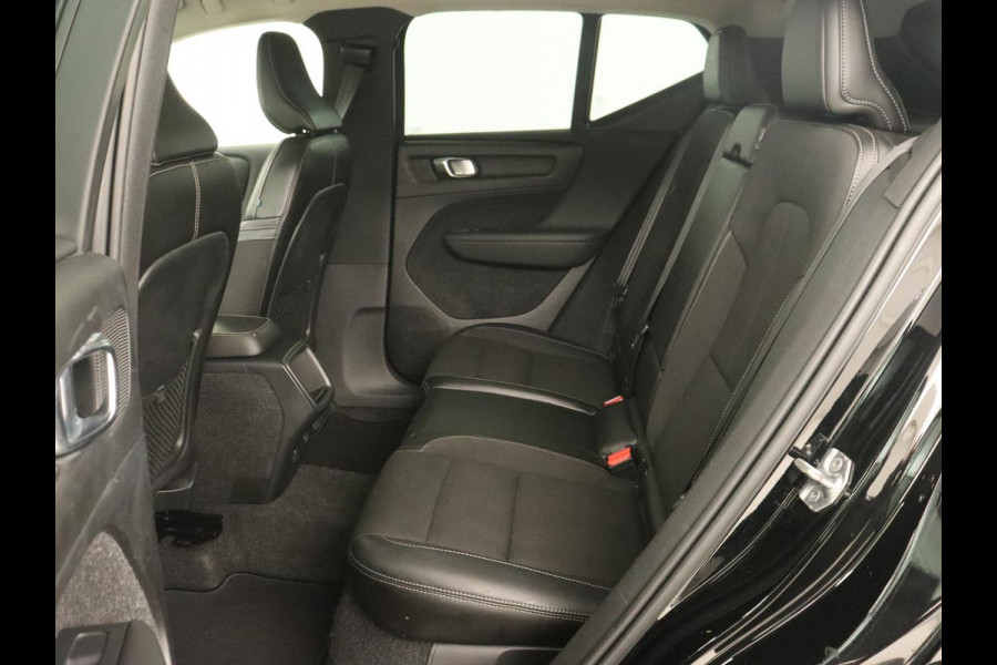 Volvo XC40 2.0 D3 Momentum | Trekhaak | Stoelverwarming | Harman/Kardon | Camera | Navigatie | Full LED | Getint glas | Parkeerhulp