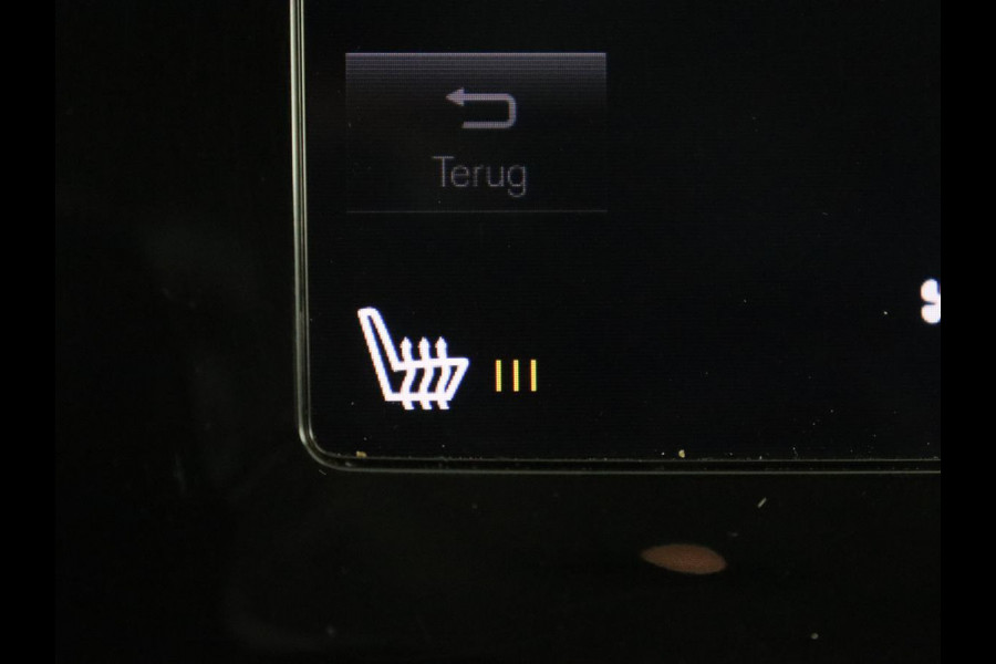 Volvo XC40 2.0 D3 Momentum | Trekhaak | Stoelverwarming | Harman/Kardon | Camera | Navigatie | Full LED | Getint glas | Parkeerhulp