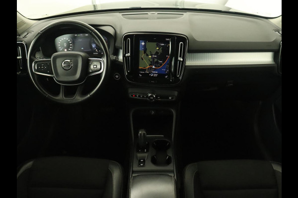 Volvo XC40 2.0 D3 Momentum | Trekhaak | Stoelverwarming | Harman/Kardon | Camera | Navigatie | Full LED | Getint glas | Parkeerhulp